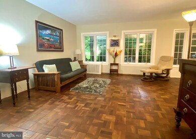 3330 Coryell Ln, Alexandria, VA 22302 - photo 2