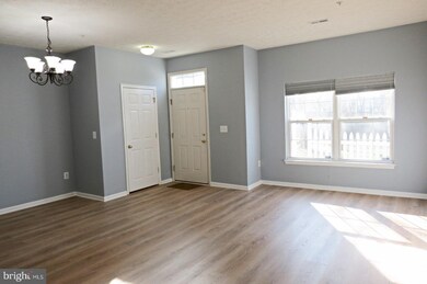 8220 Barrington Ct, Severn, MD 21144 - photo 4