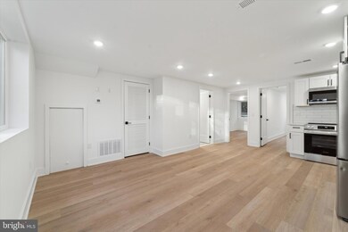 286 Greenough St unit 1, Philadelphia, PA 19127 - photo 2