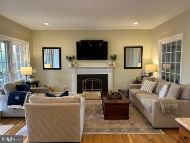 9431 Turnberry Dr, Potomac, MD 20854 - photo 5