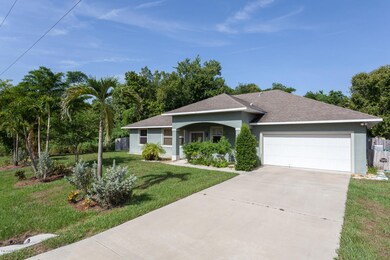 1111 Gary Hunt Rd-11