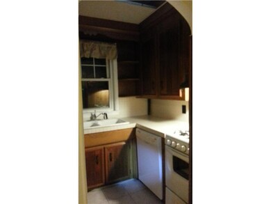 98 Wainwright St, Providence, RI 02908 - photo 2