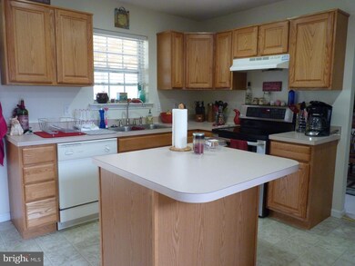 1385 Mallard Dr E, Chambersburg, PA 17202 - photo 5