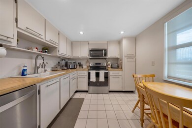 3960 Oaks Clubhouse Dr unit 510, Pompano Beach, FL 33069 - photo 2