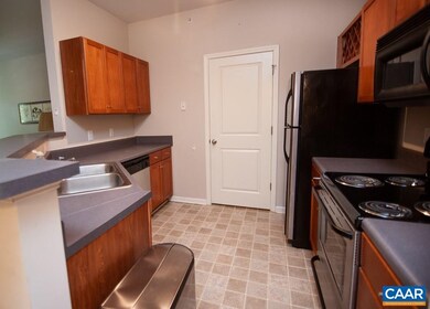 715 Walker Square unit 2D, Charlottesville, VA 22903 - photo 5