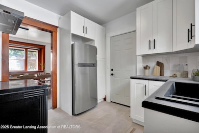 1428 E César E Chávez Ave, Lansing, MI 48906 - photo 2