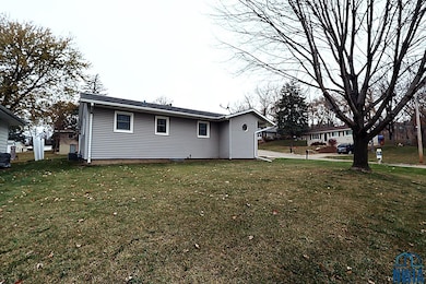 4112 47th St, Sioux City, IA 51108 - photo 3