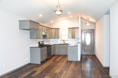 582 E 139th St, Glenpool, OK 74033 - photo 7