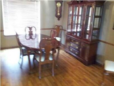 FORMAL DINING