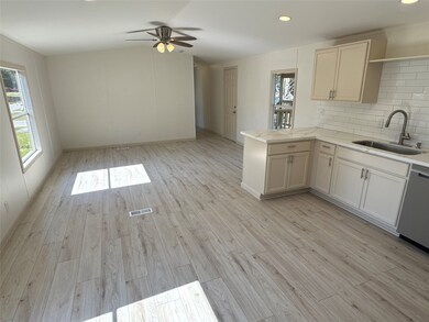 31306 E Timberloch Trail, Magnolia, TX 77355 - photo 4