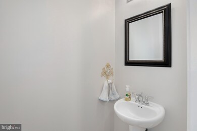 42241 St Huberts Place, Chantilly, VA 20152 - photo 6