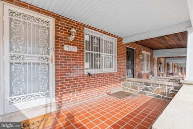 3928 Woodridge Rd, Baltimore, MD 21229 - photo 4