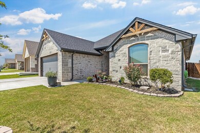 3202 White Horse Dr, Granbury, TX 76049 - photo 3