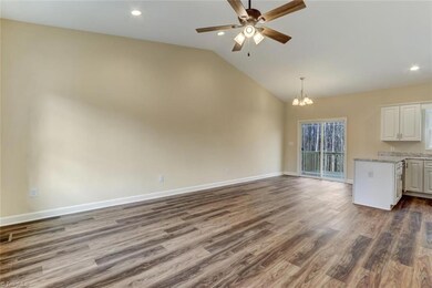 303 Hubbard St, Reidsville, NC 27320 - photo 5