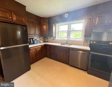 507 Lenore Place, Reading, PA 19609 - photo 7