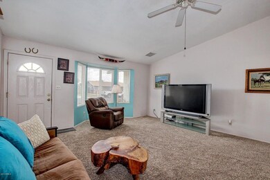 LIVING TROOM WITH BAY WINDOW