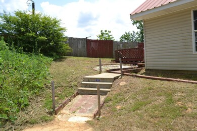 Walk way to back deck