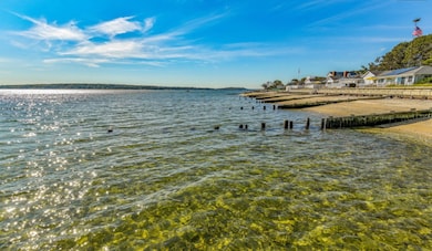 500 Beach Ct, East Marion, NY 11939 - photo 4