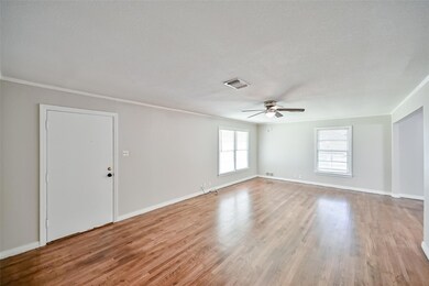 217 E Hird St, Gainesville, TX 76240 - photo 6