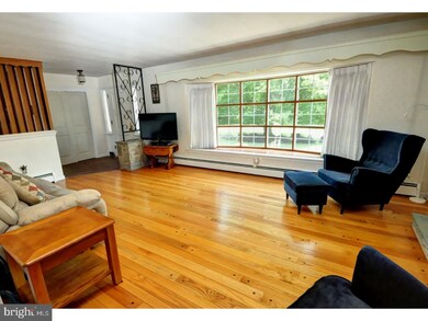 323 Ruth Rd, Harleysville, PA 19438 - photo 6