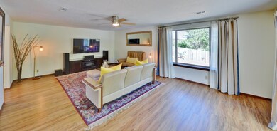 3583 Ross Ln, Central Point, OR 97502 - photo 4