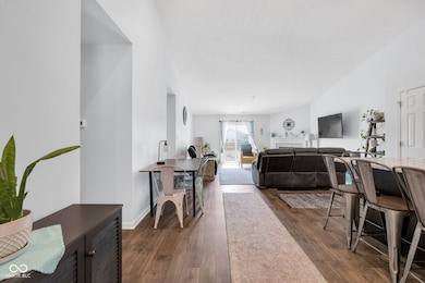 12105 Fall Ct, Indianapolis, IN 46229 - photo 7