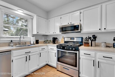 15 Colonial Ct unit 96, Jackson, NJ 08527 - photo 2