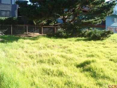 Lot is gradual unslope.  Easy build, Great exposur