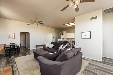 1480 E Whitley (7 of 31)