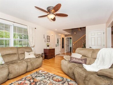 221 Scenic Ridge Dr, Hendersonville, NC 28792 - photo 3