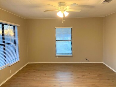 1021 Moss St, Gainesville, TX 76240 - photo 5