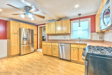 2020 Adams Ave Toms River NJ-large-008-K