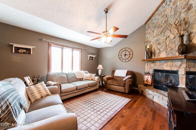 416 Mapleview Dr, Mount Washington, KY 40047 - photo 3