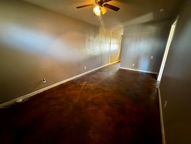 409 Park St unit G, Burkburnett, TX 76354 - photo 2