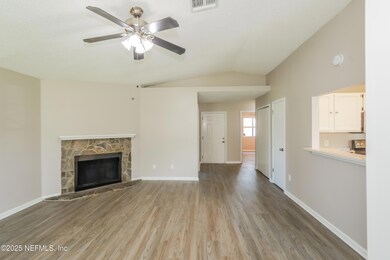 7453 Amandas Crossing Dr N, Jacksonville, FL 32244 - photo 3