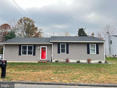 760 W Clayton Ave, Clayton, NJ 08312 - photo 3