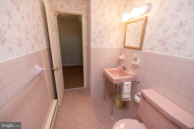 661 Berry Ln, Media, PA 19063 - photo 7