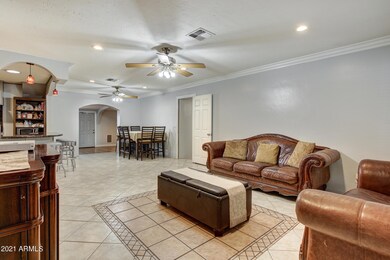 2219 E Devonshire Ave-4