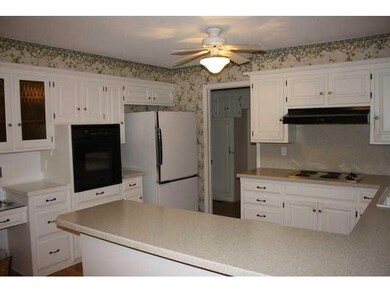 2813 Camelot Dr, Oklahoma City, OK 73120 - photo 7