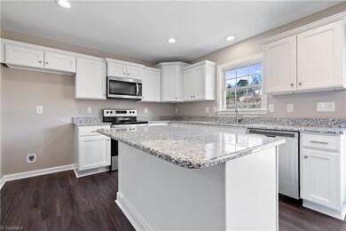 858 Berg St, Asheboro, NC 27203 - photo 4