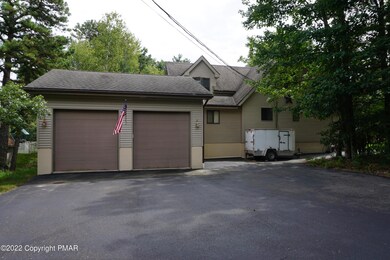 2208 Mohegan Ct, Long Pond, PA 18334 - photo 3