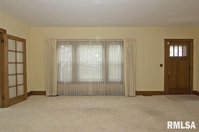 613 E Laurel St, Davenport, IA 52803 - photo 3