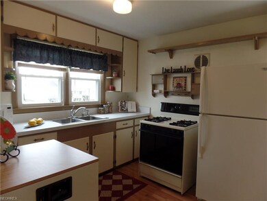 Kitchen is 15x9 and all appliances stay