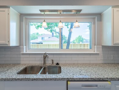 5423 Holly View Dr, Houston, TX 77091 - photo 7