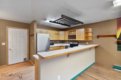 108 S Yellowstone Ave #4- Kitchen