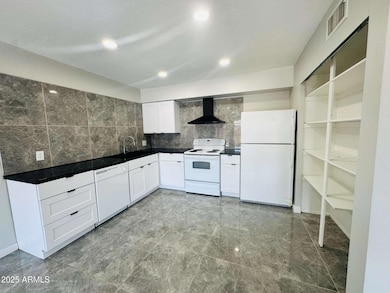 2675 E Silk Oak Dr, Tempe, AZ 85281 - photo 4