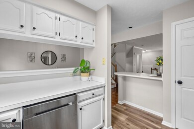 12604 Granite Ridge Dr, North Potomac, MD 20878 - photo 4