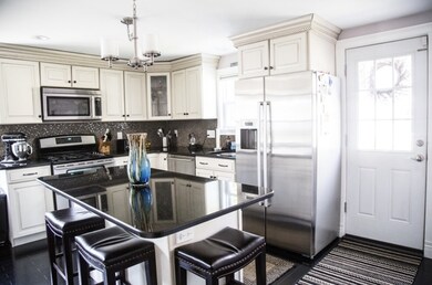 66 1/2 Hobart St, Danvers, MA 01923 - photo 2