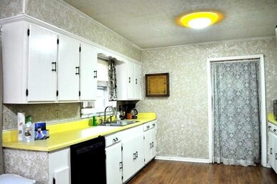 181 Clairmount Dr SE, Calhoun, GA 30701 - photo 6