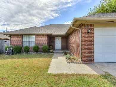 900 NW 19th St, Moore, OK 73160 - photo 3